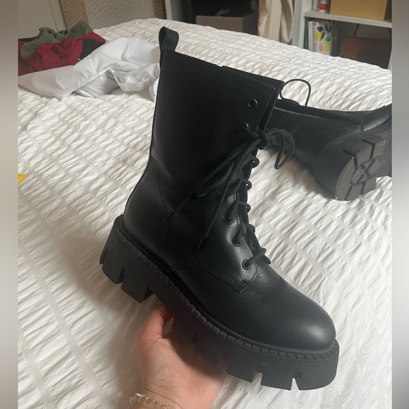 L’intervalle Sandon - black genuine leather chunky combat boots, size 39 - Picture 4 of 4